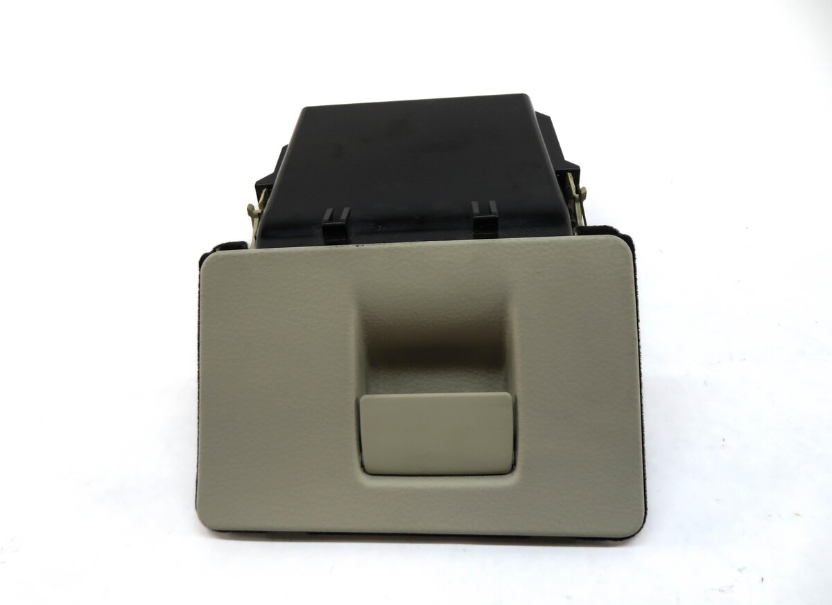 Thumbnail 2: 2011 BMW 550iGT (F07) LEFT DRIVER DASH STORAGE COMPARTMENT BOX (IVORY)