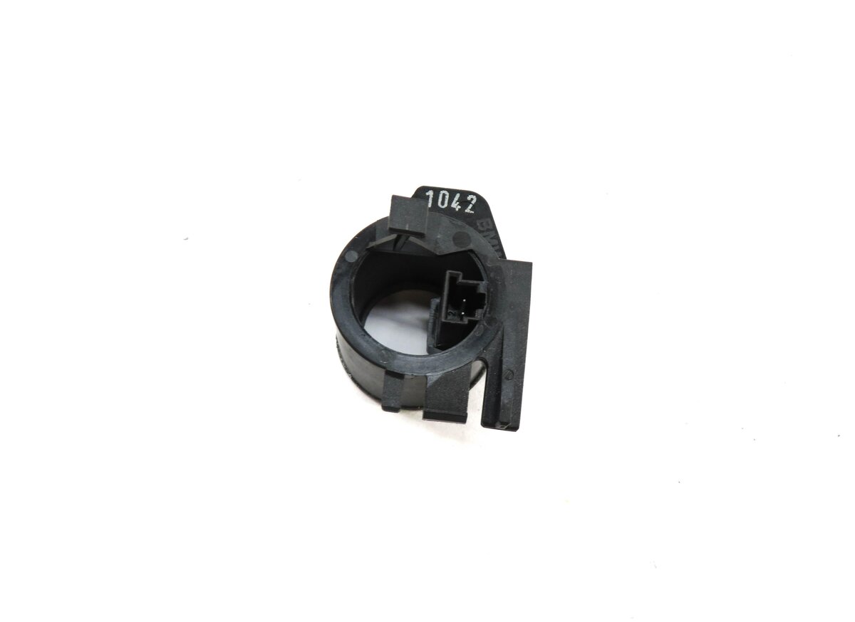 Thumbnail 2: 2011 BMW 550iGT (F07) IGNITION SWITCH IMMOBILIZER KEY SENSOR COIL RING