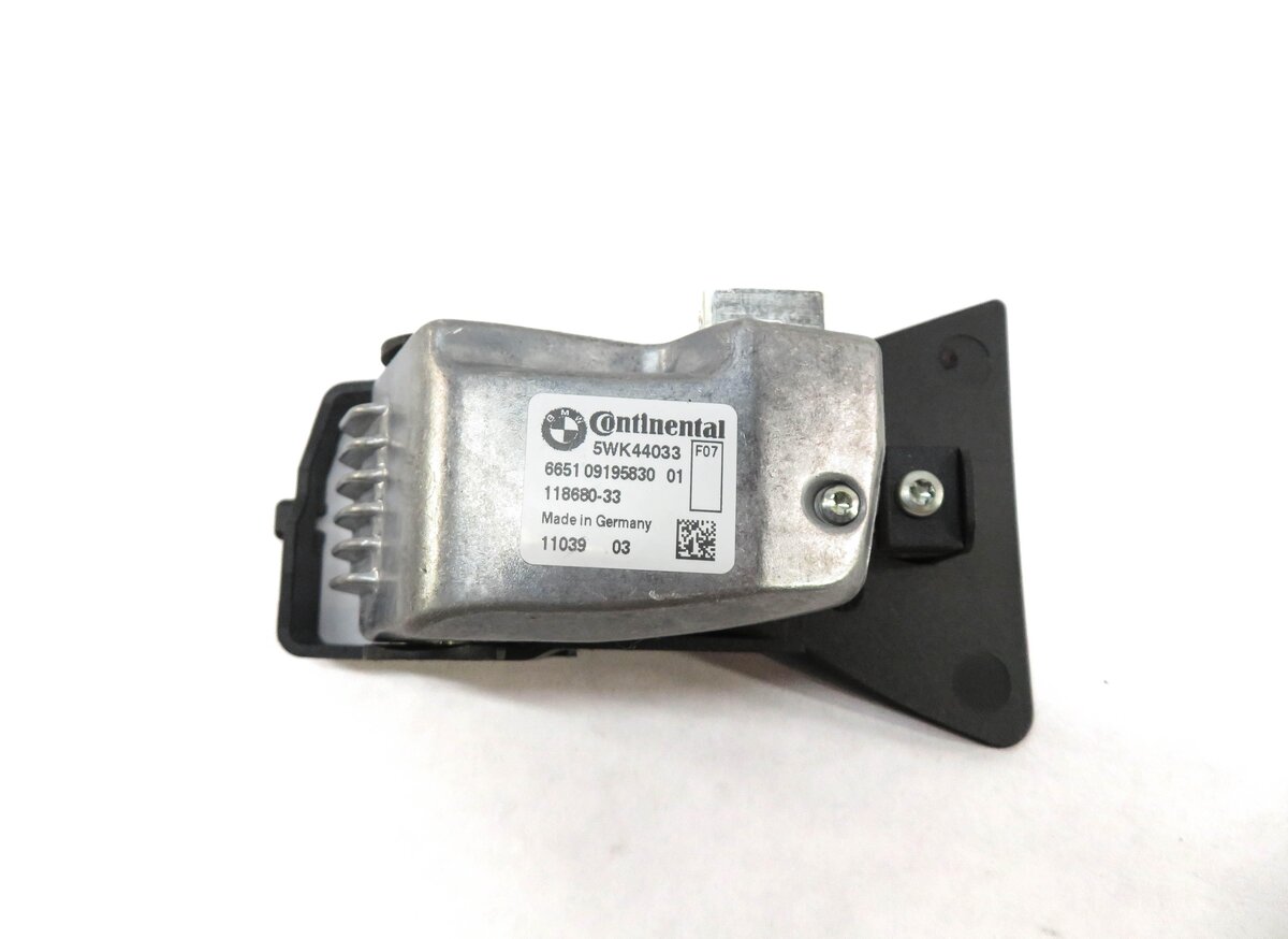 Thumbnail 4: 2010-2013 BMW 535iGT 550iGT (F07) FRONT LANE DEPARTURE WARNING CAMERA