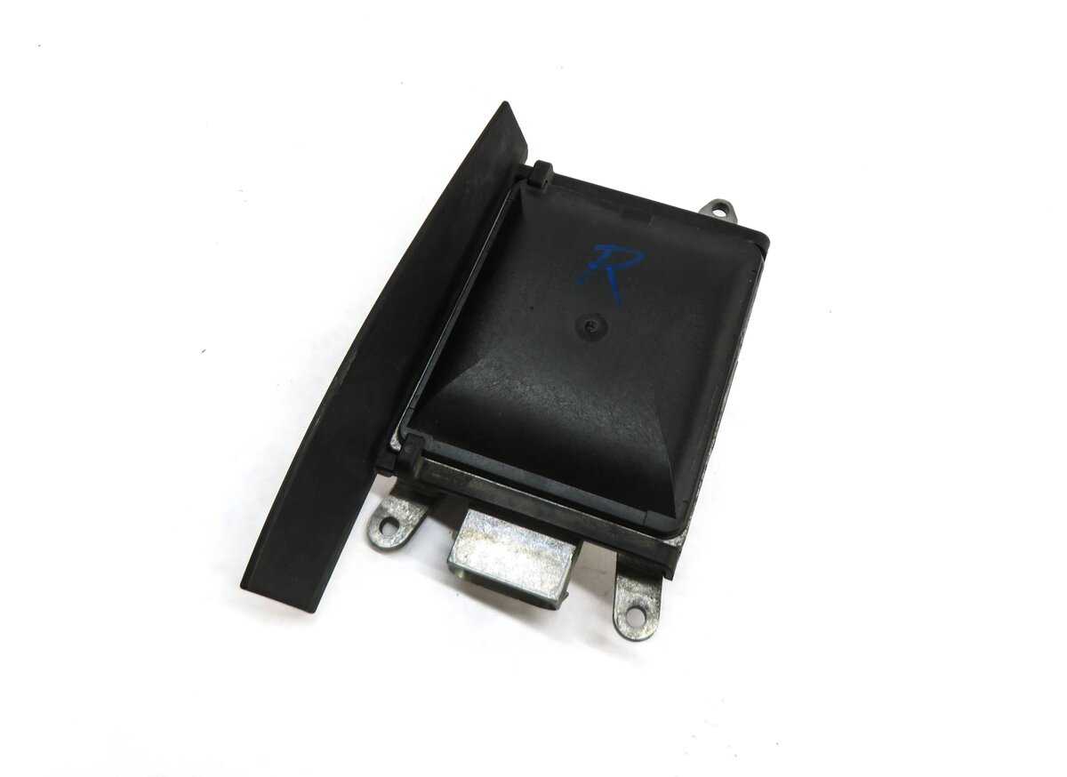2011 BMW 550iGT (F07) RIGHT REAR LANE DEPARTURE WARNING RADAR SENSOR (MASTER)