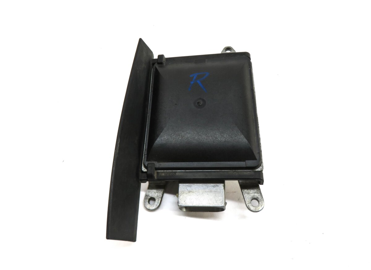 Thumbnail 2: 2011 BMW 550iGT (F07) RIGHT REAR LANE DEPARTURE WARNING RADAR SENSOR (MASTER)