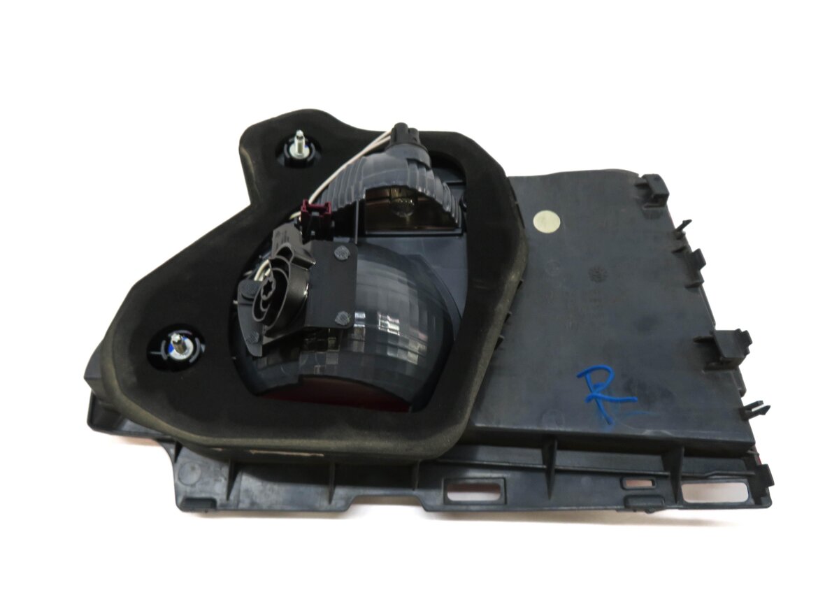 Thumbnail 4: 2010-2013 BMW 535iGT 550iGT (F07) RIGHT PASSENGER TRUNK LID TAILLIGHT LIGHT LAMP