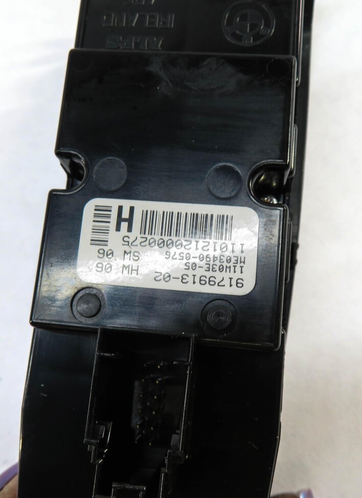 Thumbnail 6: 10-19 BMW 528i 535i 550i 650i M5 M6 X3 (F10 F12 F25) DRIVER P-FOLD WINDOW SWITCH
