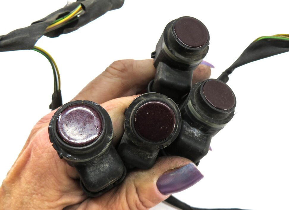 Thumbnail 4: 2011 BMW 550iGT (F07) FRONT PDC PARK DISTANCE SENSOR SET w/ HARNESS (DAMASK RED)