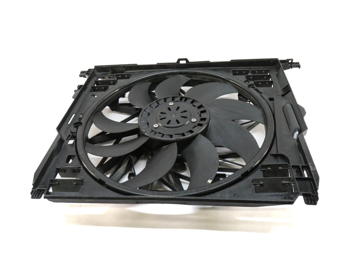 Thumbnail 2: 2010-2018 BMW 550i 550iGT 650i 750i B7 (F01 F06 F10) 850w RADIATOR COOLING FAN