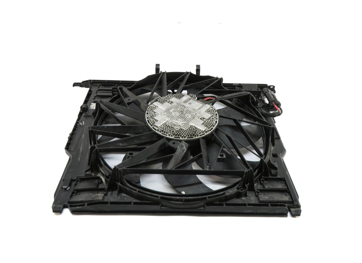 Thumbnail 4: 2010-2018 BMW 550i 550iGT 650i 750i B7 (F01 F06 F10) 850w RADIATOR COOLING FAN