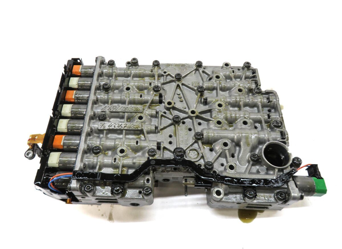 Thumbnail 4: 2010-2013 BMW 550i 550iGT (F07 F10) X-DRIVE AWD - 8HP70 TRANSMISSION VALVE BODY