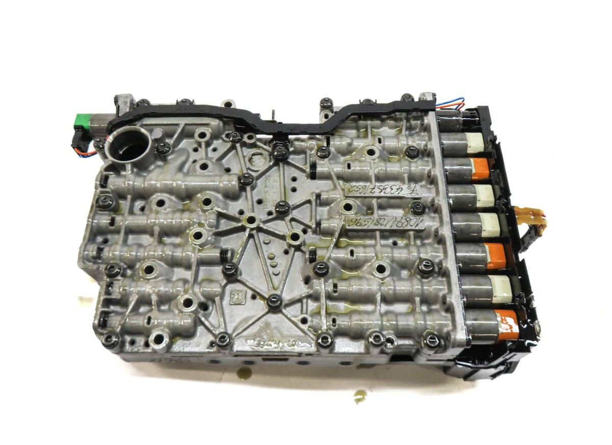 Thumbnail 5: 2010-2013 BMW 550i 550iGT (F07 F10) X-DRIVE AWD - 8HP70 TRANSMISSION VALVE BODY