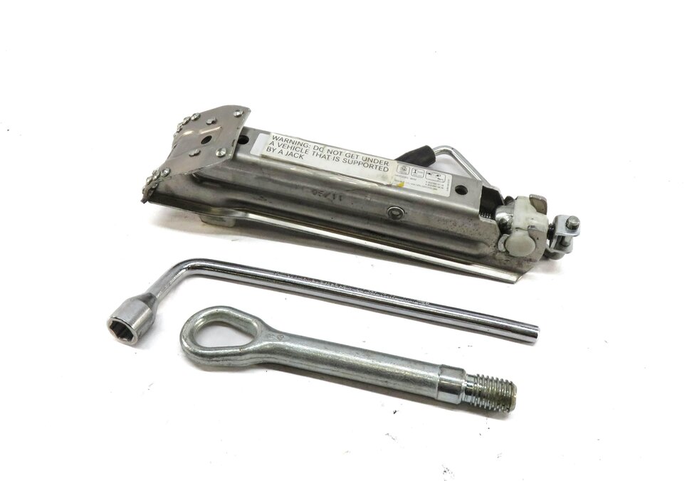 12-18 MERCEDES C E SL CLK CLS SLK (C207 W204 W207 W212 X204) TIRE JACK TOOL KIT