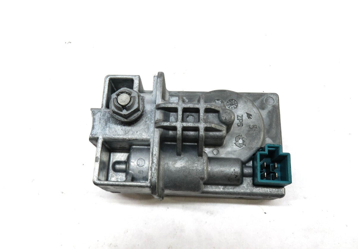 Thumbnail 2: 2012 MERCEDES E CLASS COUPE (W207) STEERING WHEEL COLUMN ANTI-THEFT LOCK MODULE