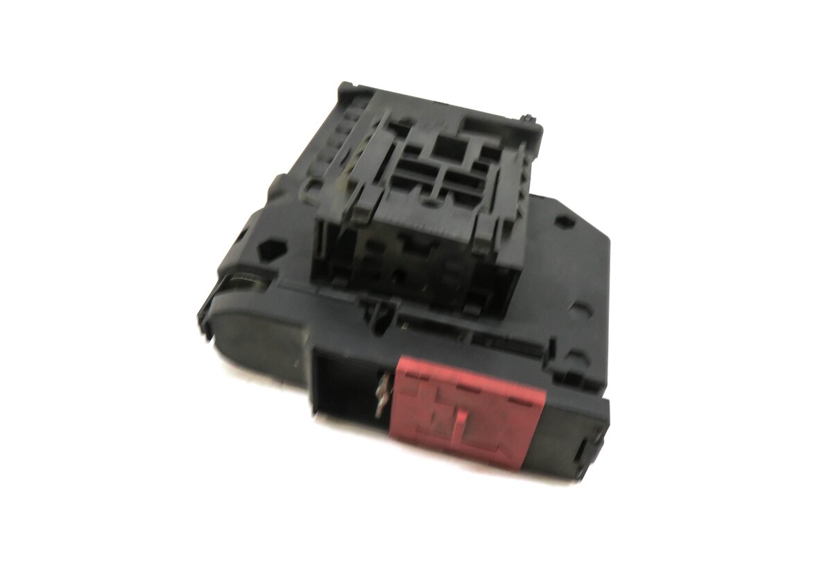 2012 MERCEDES E CLASS COUPE (W207) BATTERY JUMP TERMINAL POST JUNCTION BOX