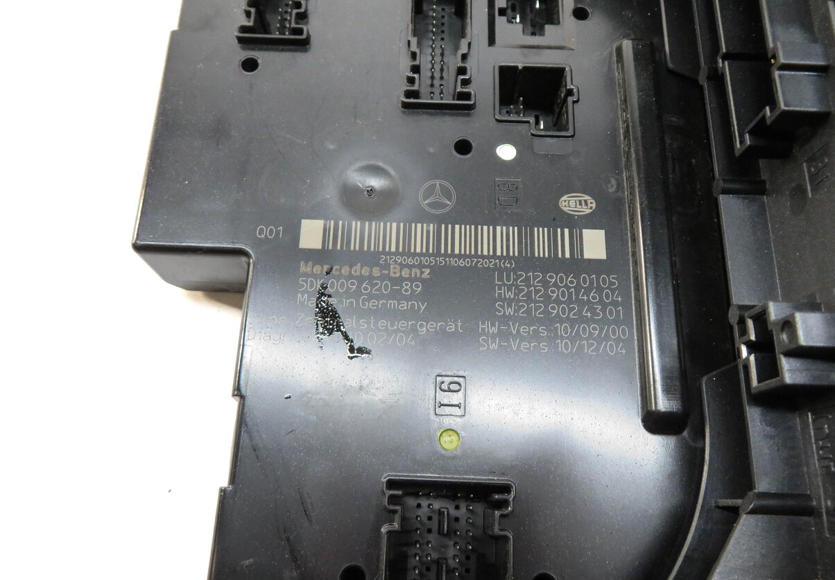 Thumbnail 5: 11-12 MERCEDES E350 E550 CLS550 (W212 W218) REAR SIGNAL ACQUISITION MODULE SAM