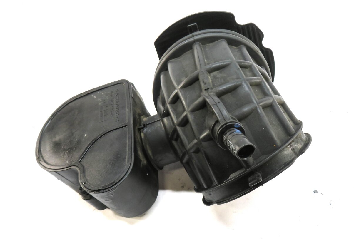 Thumbnail 3: 2012 MERCEDES E350 COUPE W207 3.5L M276 ENGINE AIR INTAKE DUCT PIPE w/ RESONATOR