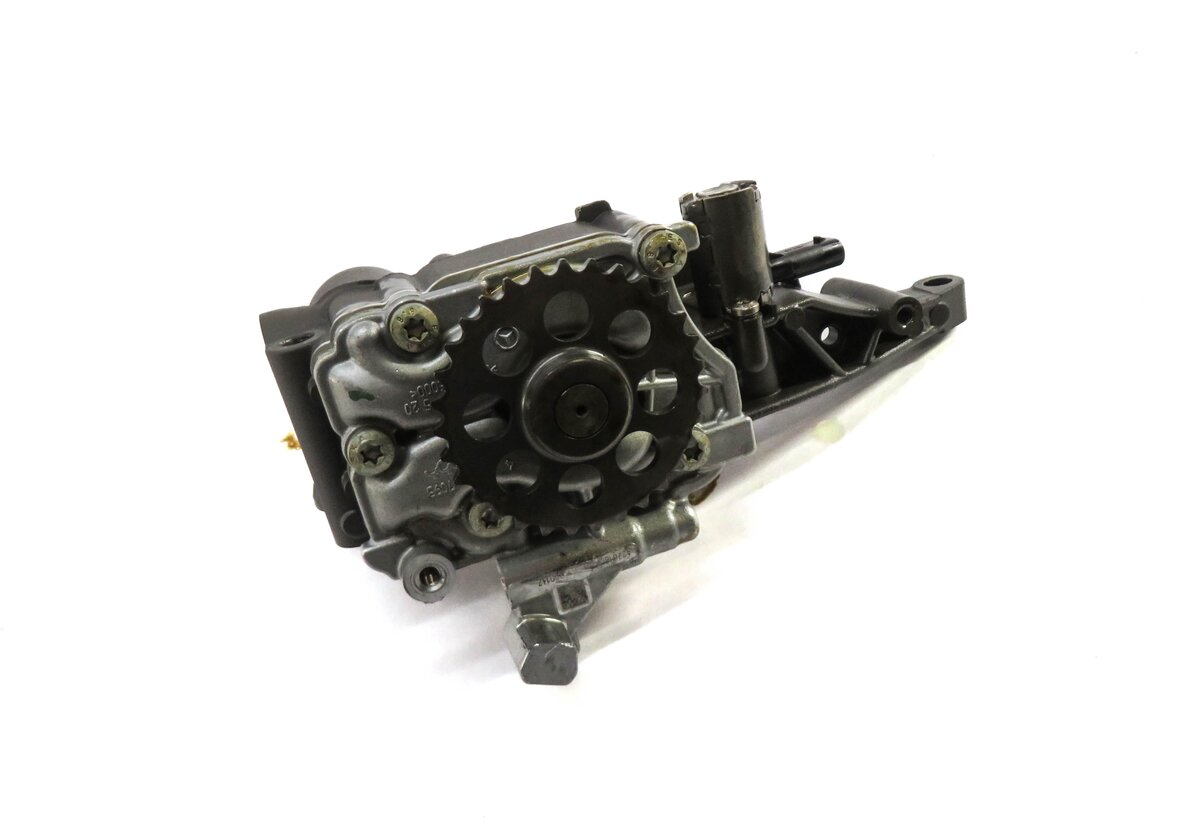 2012 MERCEDES E CLASS COUPE (W207) 3.5L M276 ENGINE OIL PUMP 2781810201