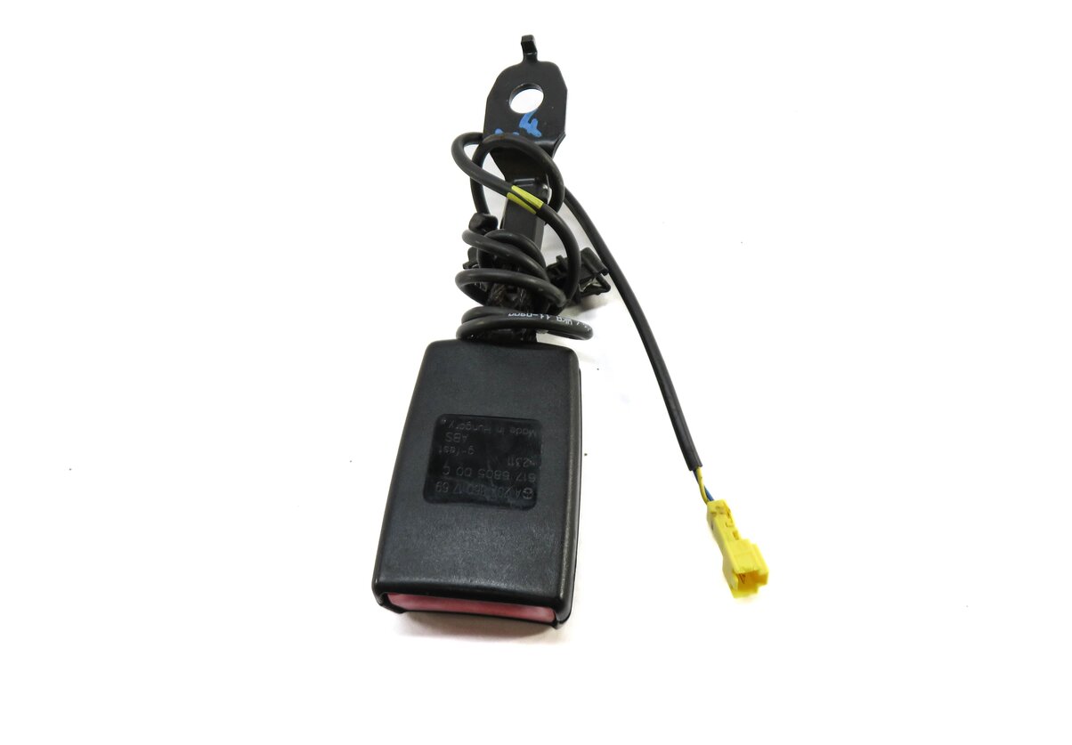Thumbnail 3: 10-17 MERCEDES C E (A207 C204 C207) COUPE CONVERTIBLE DRIVER SEATBELT RECEIVER