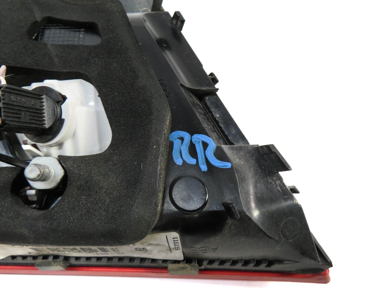 Thumbnail 4: 10-13 E CLASS COUPE CONVERTIBLE W207 RIGHT REAR INNER TRUNK TAILLIGHT LIGHT LAMP