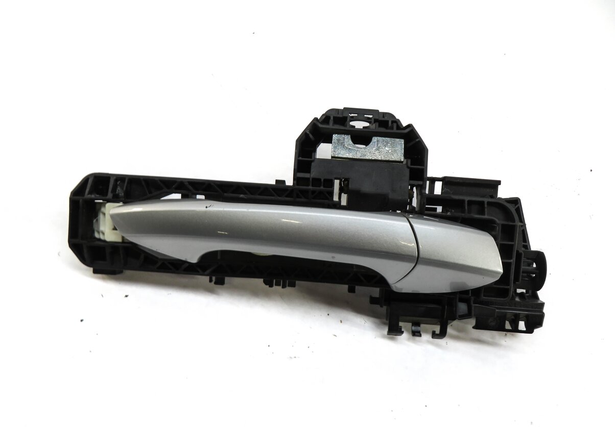 Thumbnail 2: 10-17 MERCEDES E350 E400 E550 (W207) RIGHT FRONT PASSENGER DOOR HANDLE (SILVER)
