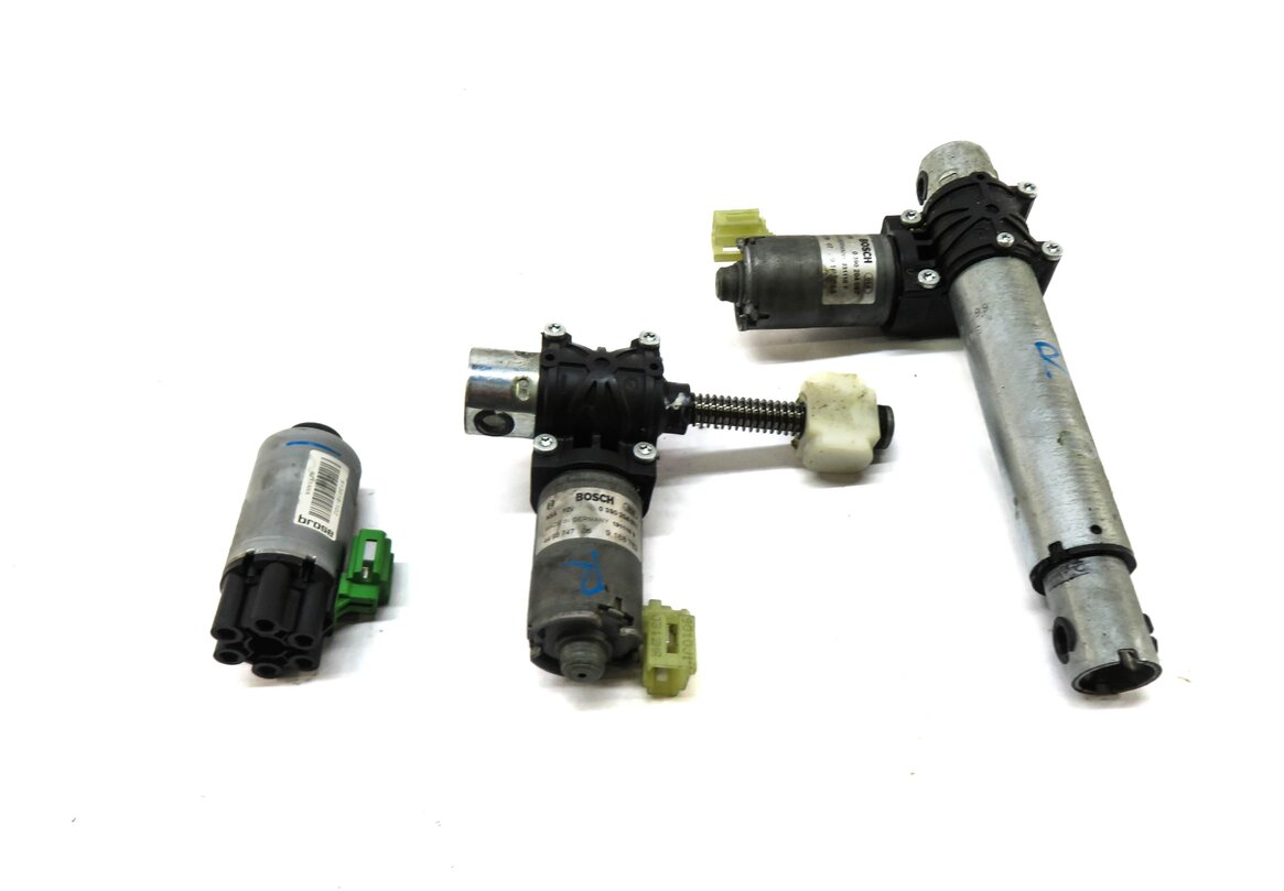 Thumbnail 2: 2011 BMW 535iGT (F07) FRONT FRONT PASSENGER SEAT ADJUST ADJUSTMENT MOTOR SET