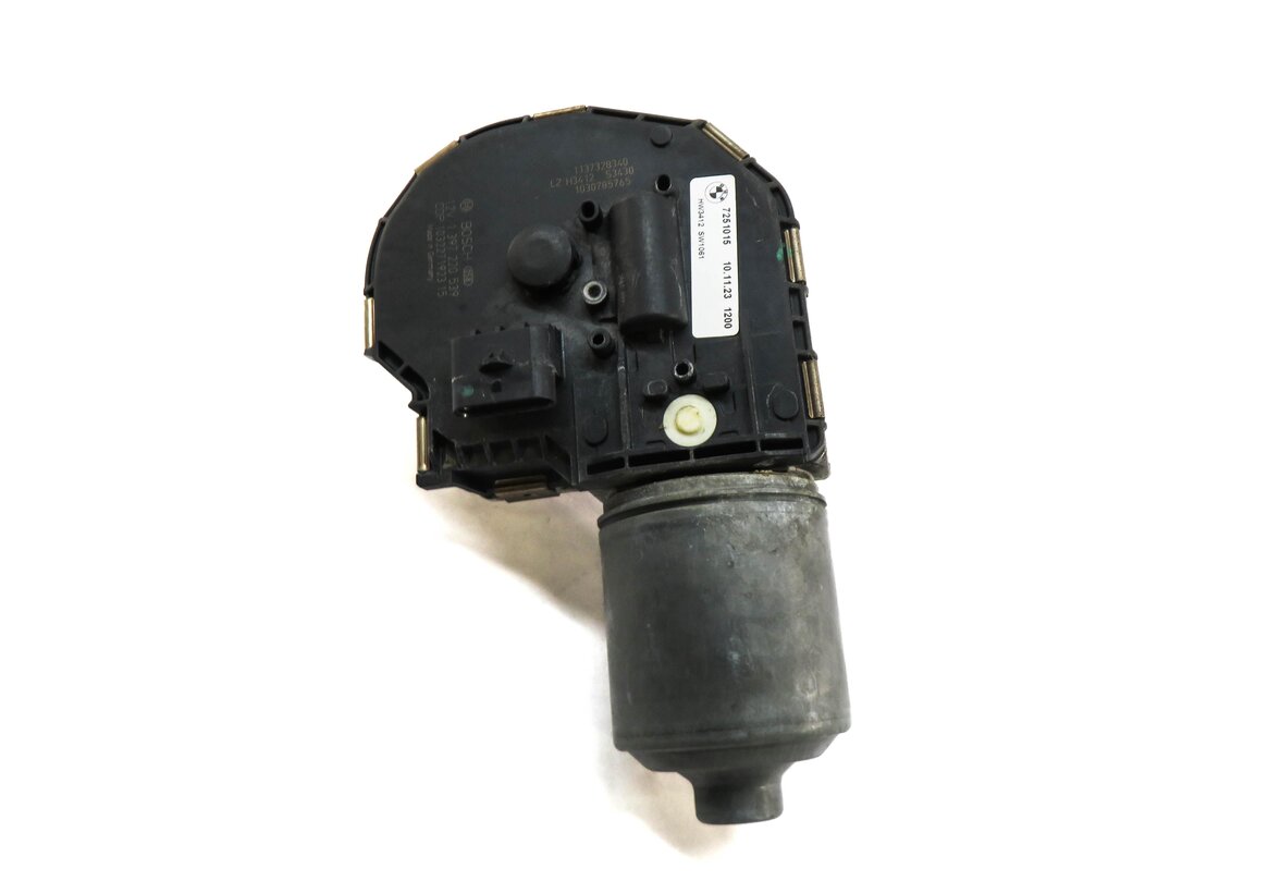 Thumbnail 2: 2010-2017 BMW 535iGT 550iGT (F07) FRONT WINDSHIELD WIPER MOTOR