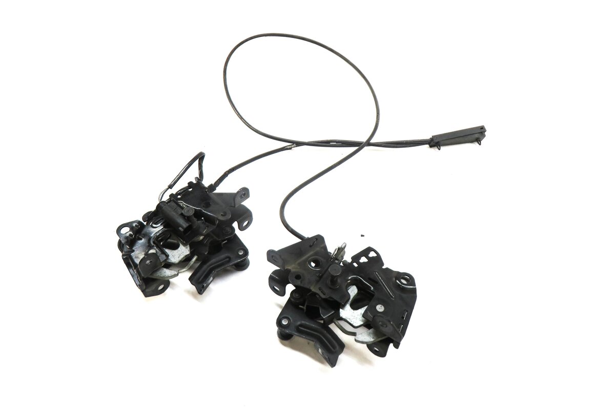 2011 BMW 535iGT (F07) FRONT LEFT & RIGHT LOWER HOOD LOCK LATCH SET w/ CABLE