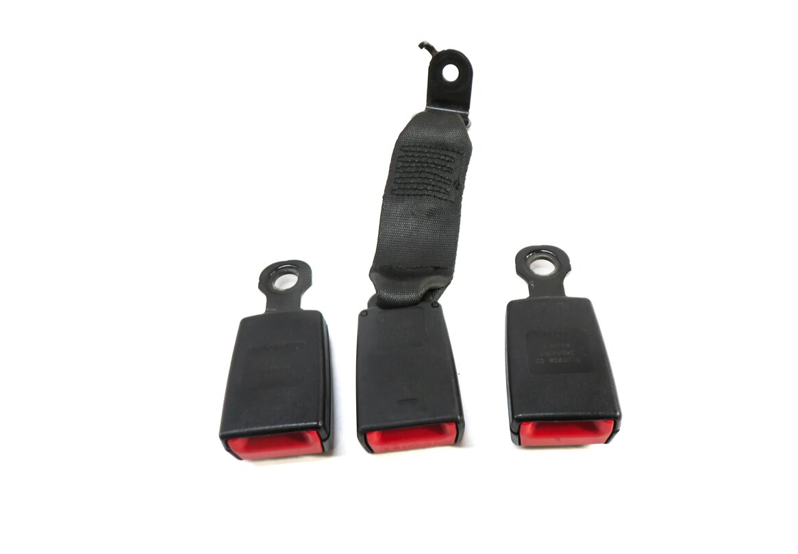 Thumbnail 3: 2011 BMW 535iGT (F07) REAR LEFT CENTER RIGHT SEAT SEATBELT BUCKLE RECEIVER SET