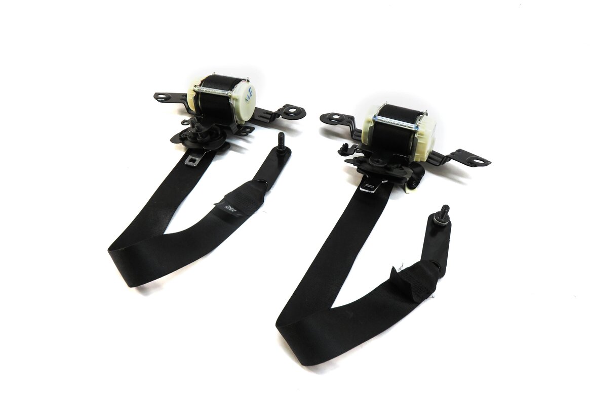2011 BMW 535iGT (F07) LEFT & RIGHT REAR SEAT SEATBELT RETRACTOR SET-2 (BLACK)