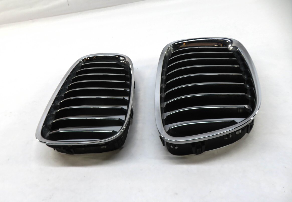 Thumbnail 2: 10-13 BMW 535iGT 550iGT (F07) FRONT LEFT & RIGHT HOOD VENT GRILLE SET-2 (CHROME)