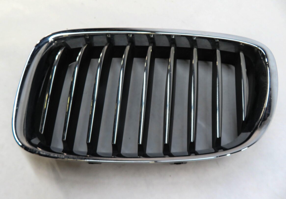 Thumbnail 6: 10-13 BMW 535iGT 550iGT (F07) FRONT LEFT & RIGHT HOOD VENT GRILLE SET-2 (CHROME)