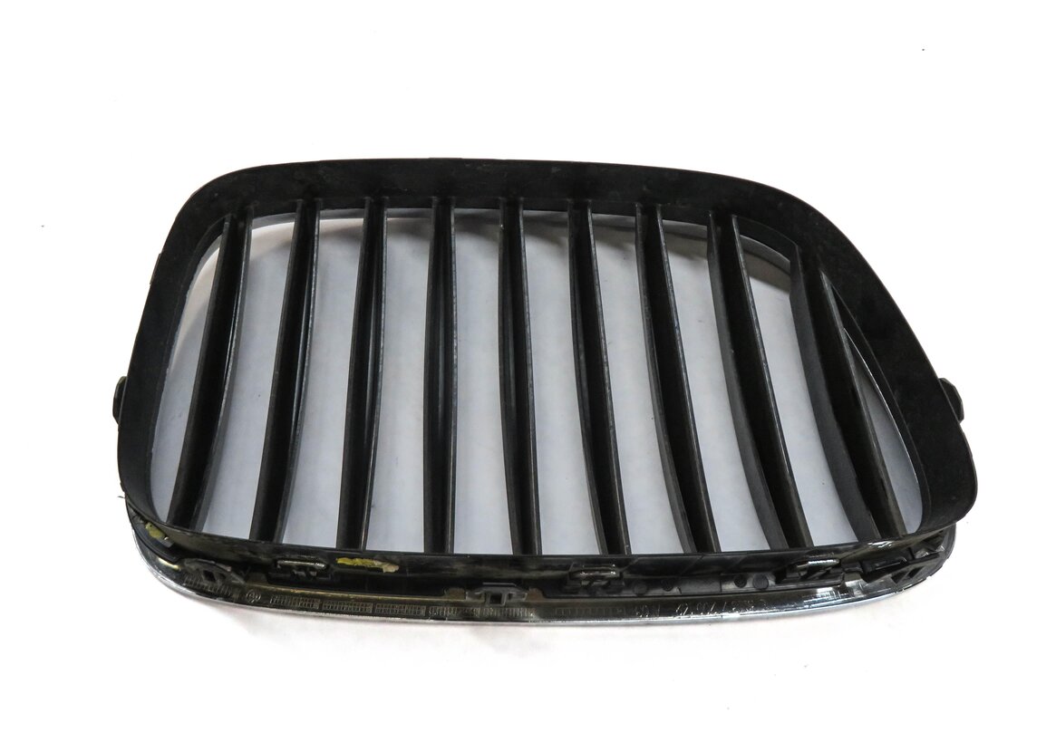 Thumbnail 7: 10-13 BMW 535iGT 550iGT (F07) FRONT LEFT & RIGHT HOOD VENT GRILLE SET-2 (CHROME)