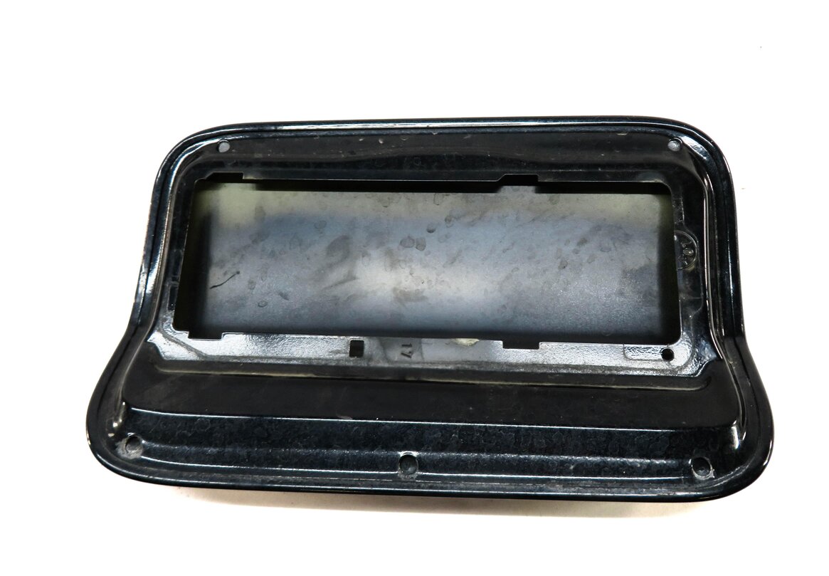 Thumbnail 4: 10-17 BMW 535iGT 550iGT (F07) FUEL TANK DOOR TRIM COVER (BLACK SAPPHIRE 475)