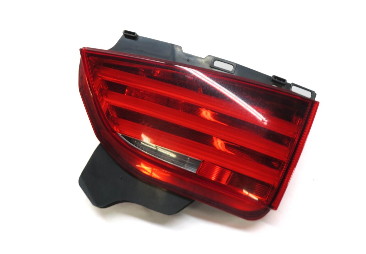 2010-2013 BMW 535iGT 550iGT (F07) RIGHT PASSENGER TRUNK LID TAILLIGHT LIGHT LAMP