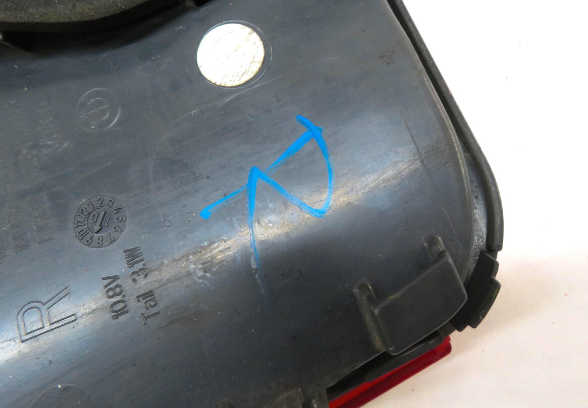 Thumbnail 5: 2010-2013 BMW 535iGT 550iGT (F07) RIGHT PASSENGER TRUNK LID TAILLIGHT LIGHT LAMP