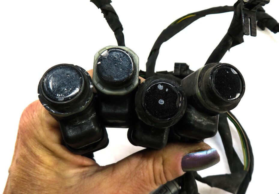Thumbnail 4: 2011 BMW 535iGT (F07) FRONT PDC PARK DISTANCE SENSOR SET w/ HARNESS (BLACK 475)