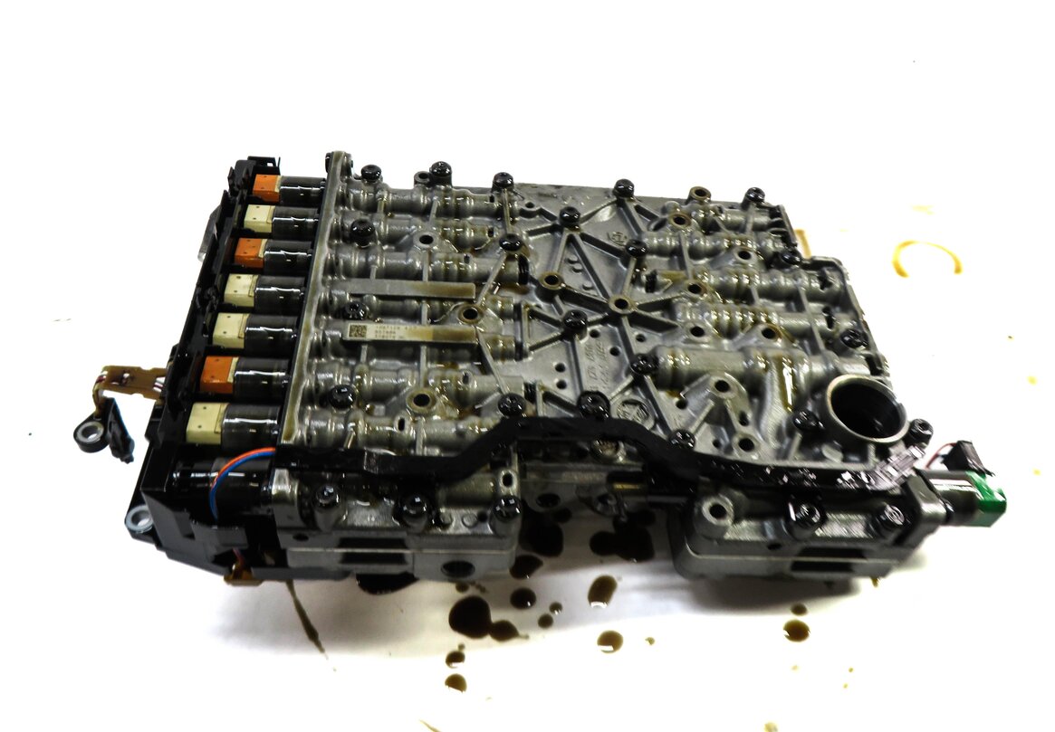 Thumbnail 5: 10-11 BMW 535i 535iGT (F07 F10) 3.0L - 8HP-45 AUTOMATIC TRANSMISSION VALVE BODY