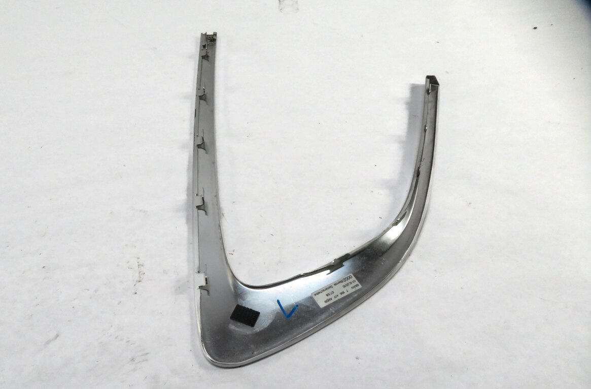 Thumbnail 3: 2011 BMW 535iGT (F07) LEFT DRIVER REAR QUARTER WINDOW TRIM (CHROME)