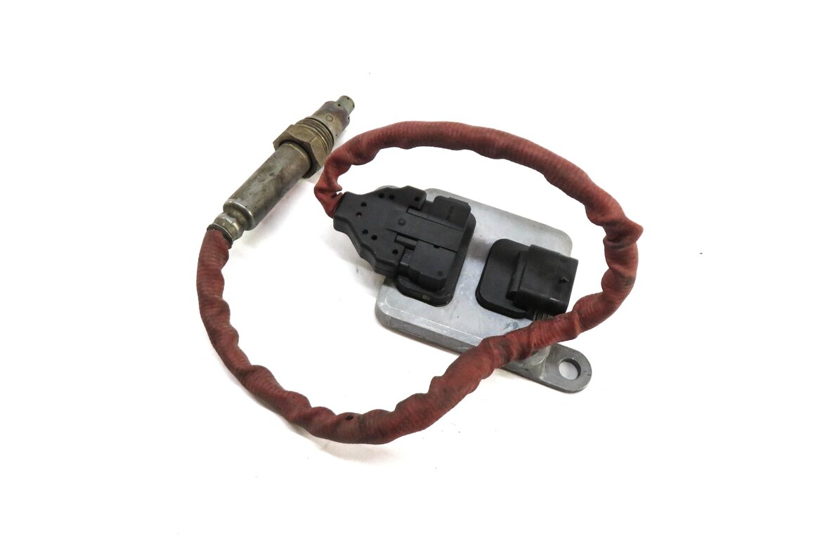 Thumbnail 1: 2010 BMW X5 (E70) 3.0L M57Y DIESEL ENGINE NITROGEN OXIDE NOX SENSOR PROBE MODULE