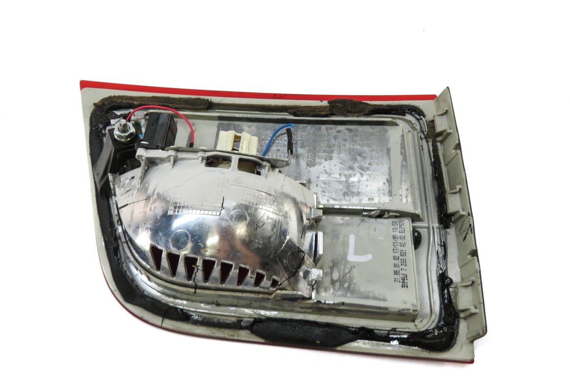 Thumbnail 4: 2007-2010 BMW X5 X5M (E70) LEFT DRIVER REAR INNER TRUNK TAILLIGHT LIGHT LAMP