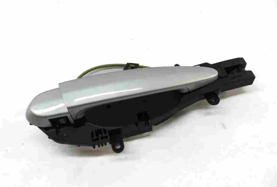 Thumbnail 1: 08-14 BMW X5 X5M X6 X6M (E70 E71) RIGHT FRONT COMFORT ACCESS DOOR HANDLE SILVER