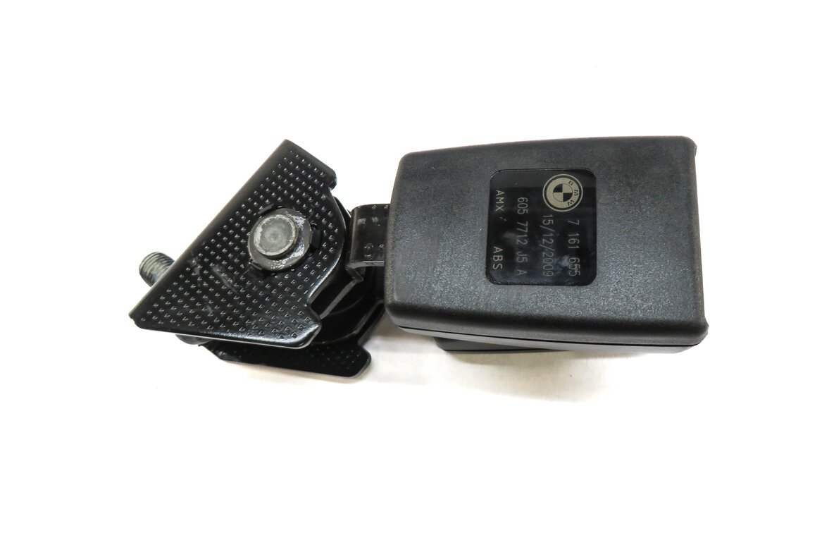 Thumbnail 6: 2010 BMW X5 (E70) REAR 3rd THIRD ROW SEAT DUAL SEATBELT BUCKLE RECEIVERS
