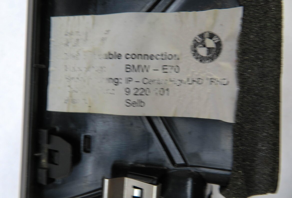 Thumbnail 5: 2010 BMW X5 (E70) FRONT CENTER DASH HEATER A/C AIR VENT w/ HAZARD LOCK SWITCH