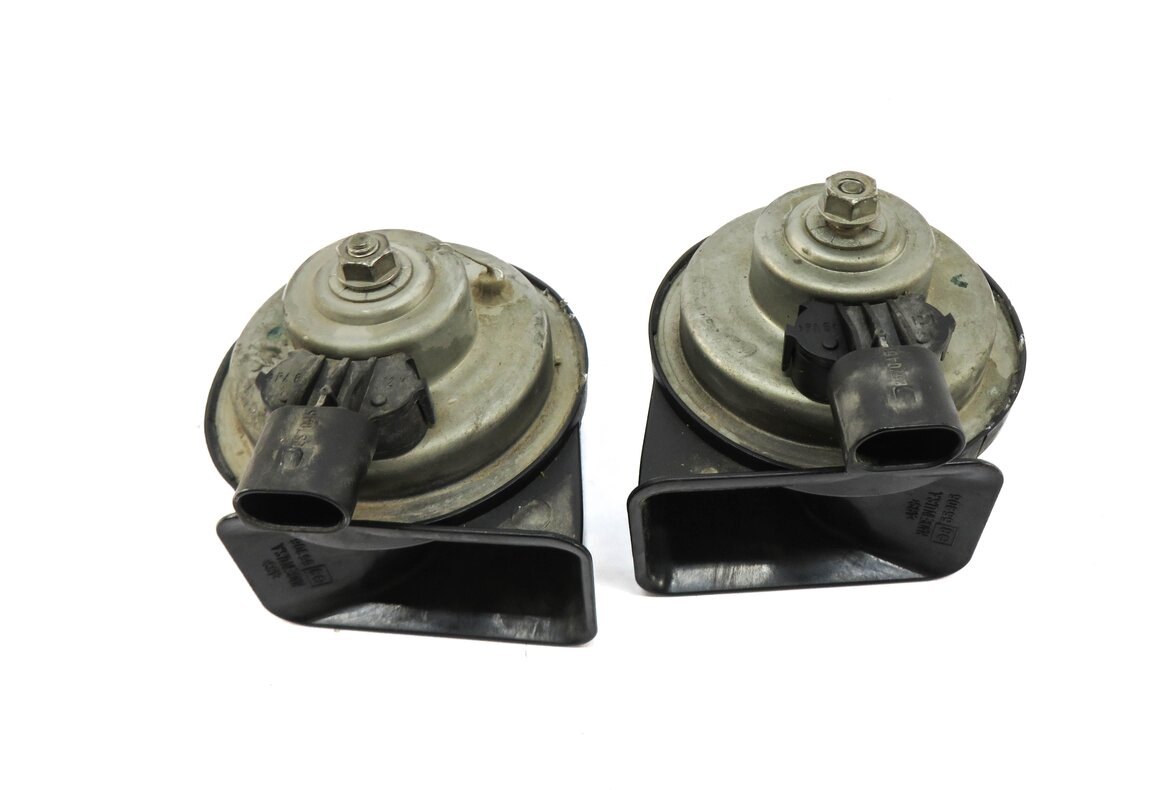 Thumbnail 3: 2007-2011 BMW X5 X6 (E70 E71 E72) HIGH & LOW TONE NOTE EMERGENCY SAFETY HORN SET