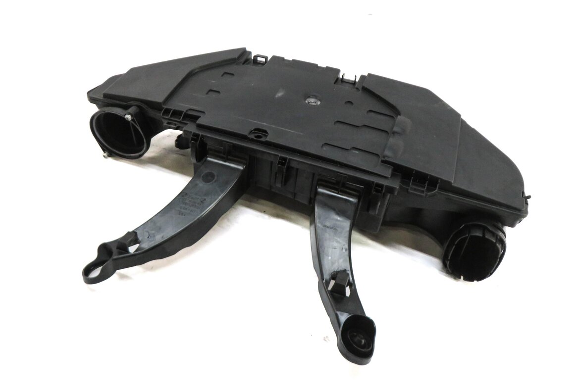 Thumbnail 1: 09-13 BMW X5 (E70) 3.0L TWIN TURBO M57Y DIESEL ENGINE - AIR INTAKE FILTER BOX