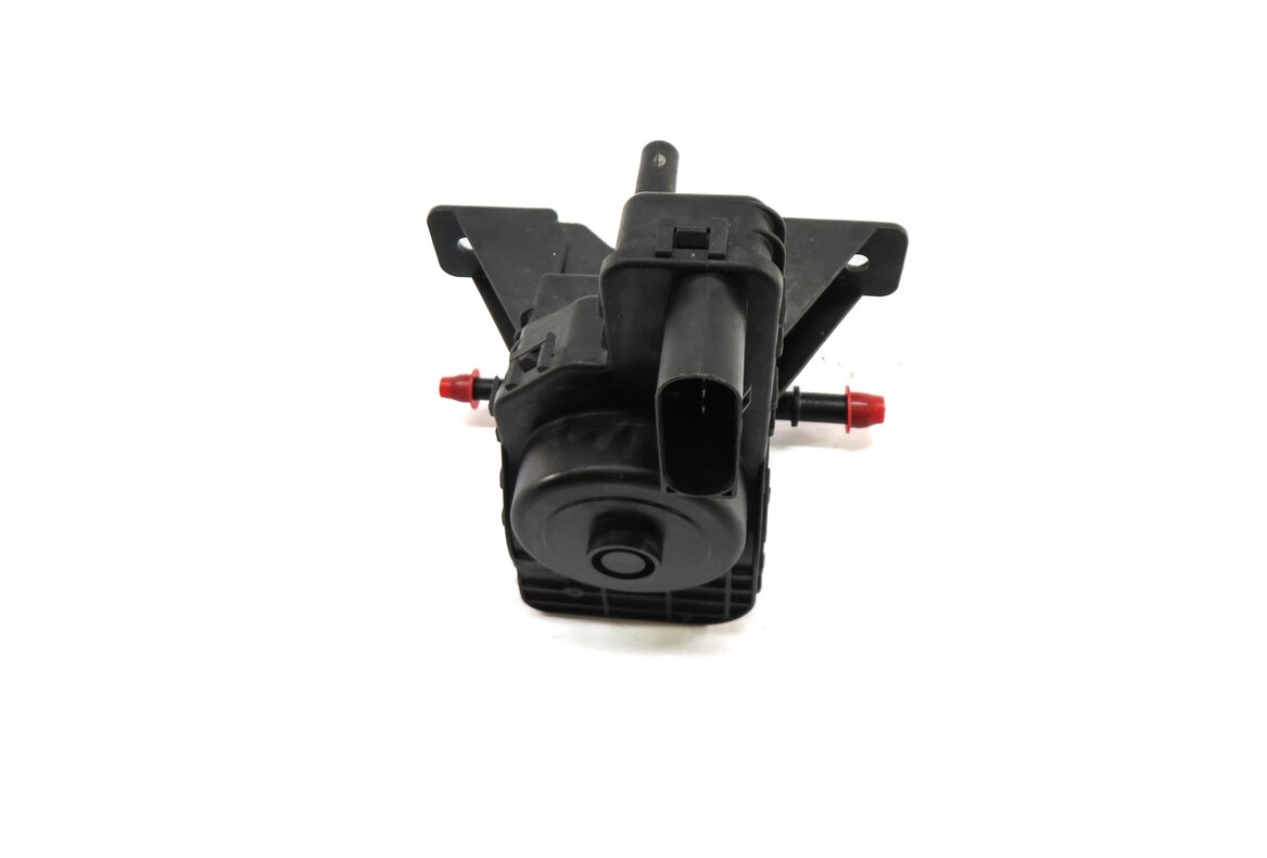 Thumbnail 2: 2009-2011 BMW X5 335D (E70 E90) 3.0L M57Y DIESEL EMISSION FLUID TRANSFER PUMP