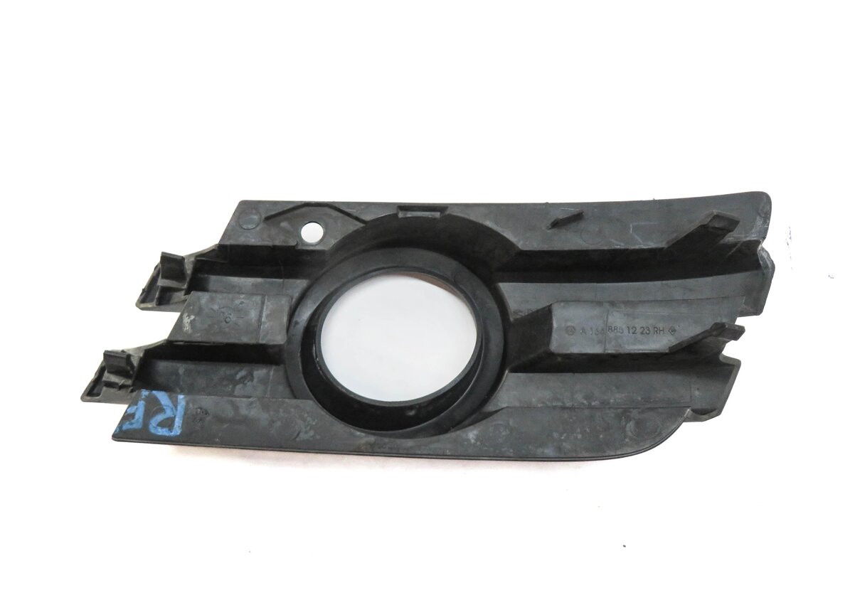 Thumbnail 4: 2008 MERCEDES GL450 (X164) RIGHT FRONT PASSENGER FOGLIGHT FOG LIGHT GRILLE TRIM