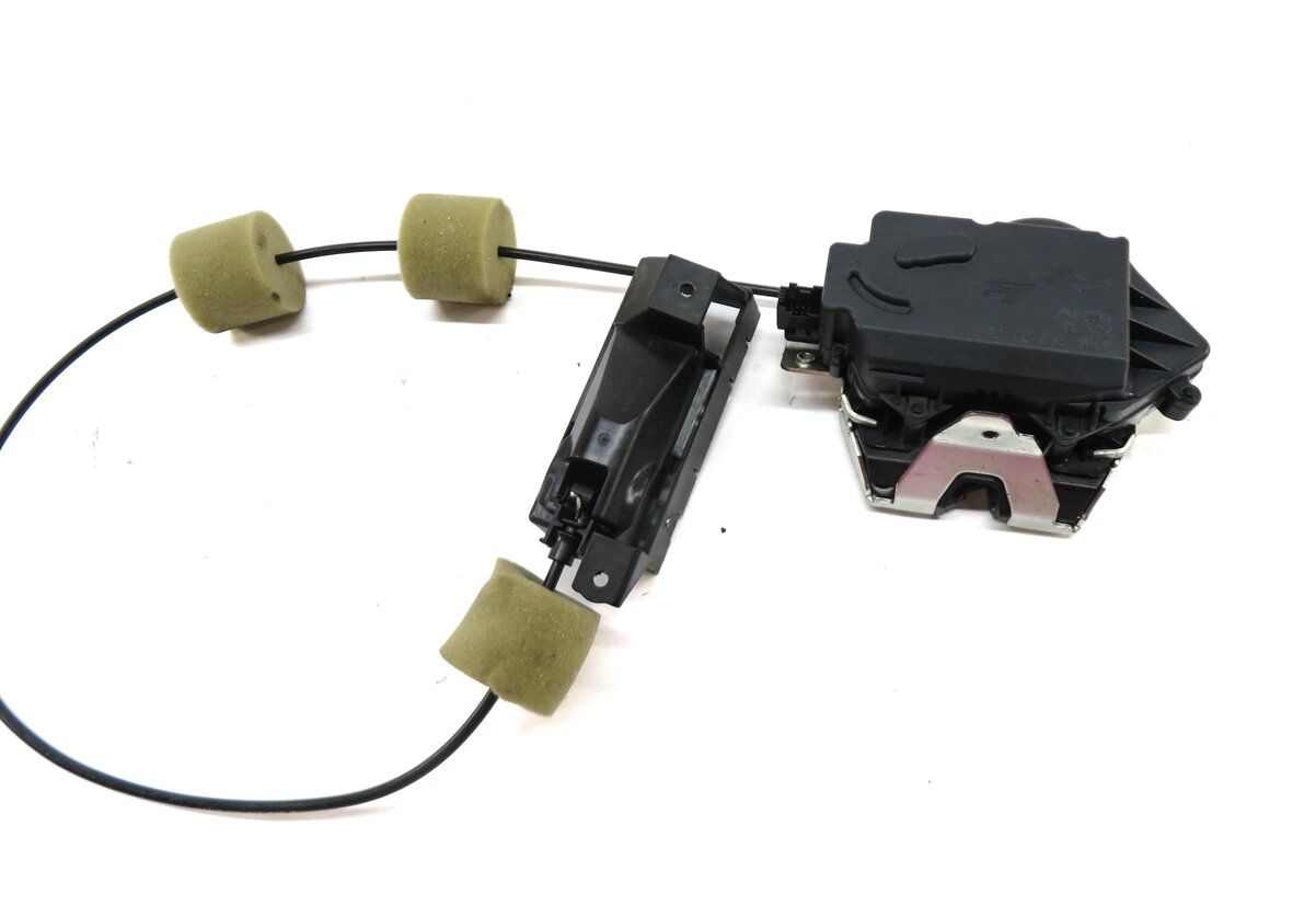 Thumbnail 2: 2008 MERCEDES GL450 (X164) REAR TRUNK LOCK LATCH ACTUATOR w/ HANDLE
