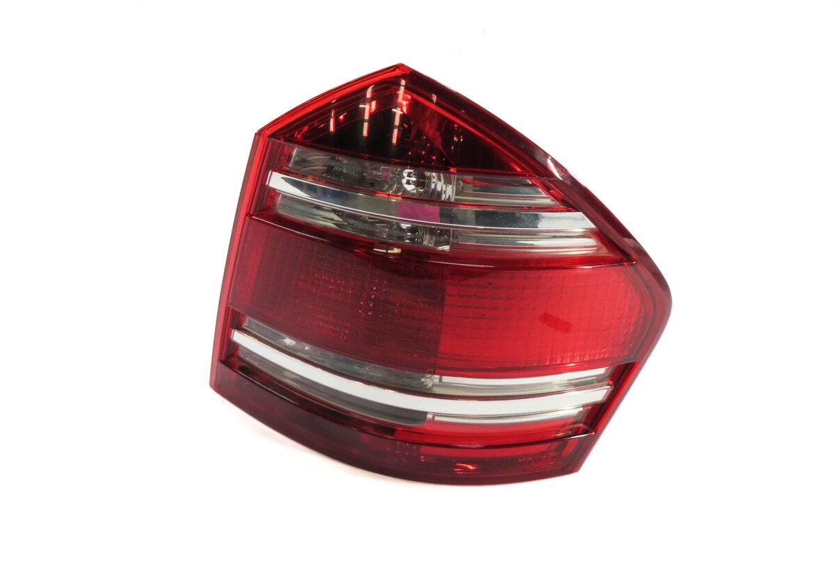 07-09 MERCEDES BENZ GL320 GL450 GL550 (X164) RIGHT TAILLIGHT BRAKE LIGHT LAMP