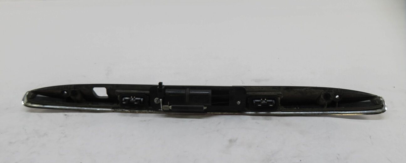 Thumbnail 2: 2008 MERCEDES GL450 (X164) REAR TRUNK HANDLE w/ LICENSE PLATE LIGHTS (CHROME)