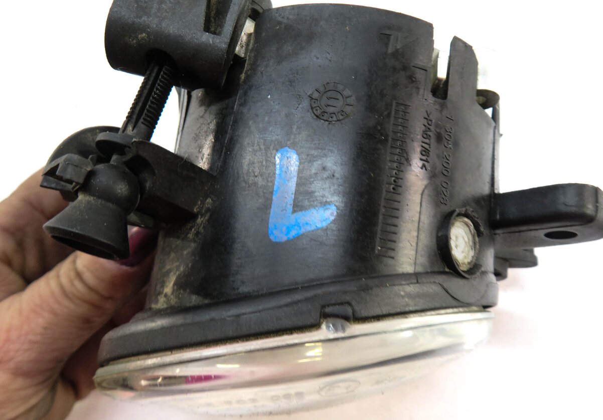 Thumbnail 5: 06-13 MERCEDES B C CL GL GLA ML S CLS (X164 X204 W164 W221) LEFT FOGLIGHT LAMP