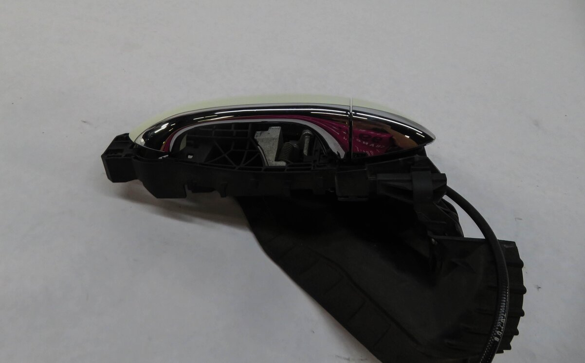 Thumbnail 3: 2008 MERCEDES GL-CLASS (X164) RIGHT FRONT PASSENGER EXTERIOR DOOR HANDLE (WHITE)