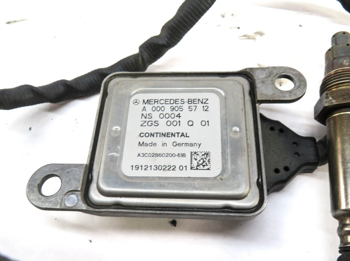 Thumbnail 5: 2014 MERCEDES ML350 (W166) 3.0L DIESEL OM642 ENGINE NOX SENSOR